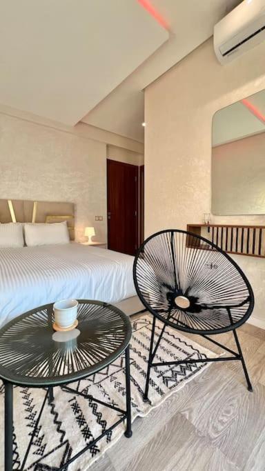 N25 Pied Sur Mer, La Corniche Apartamento